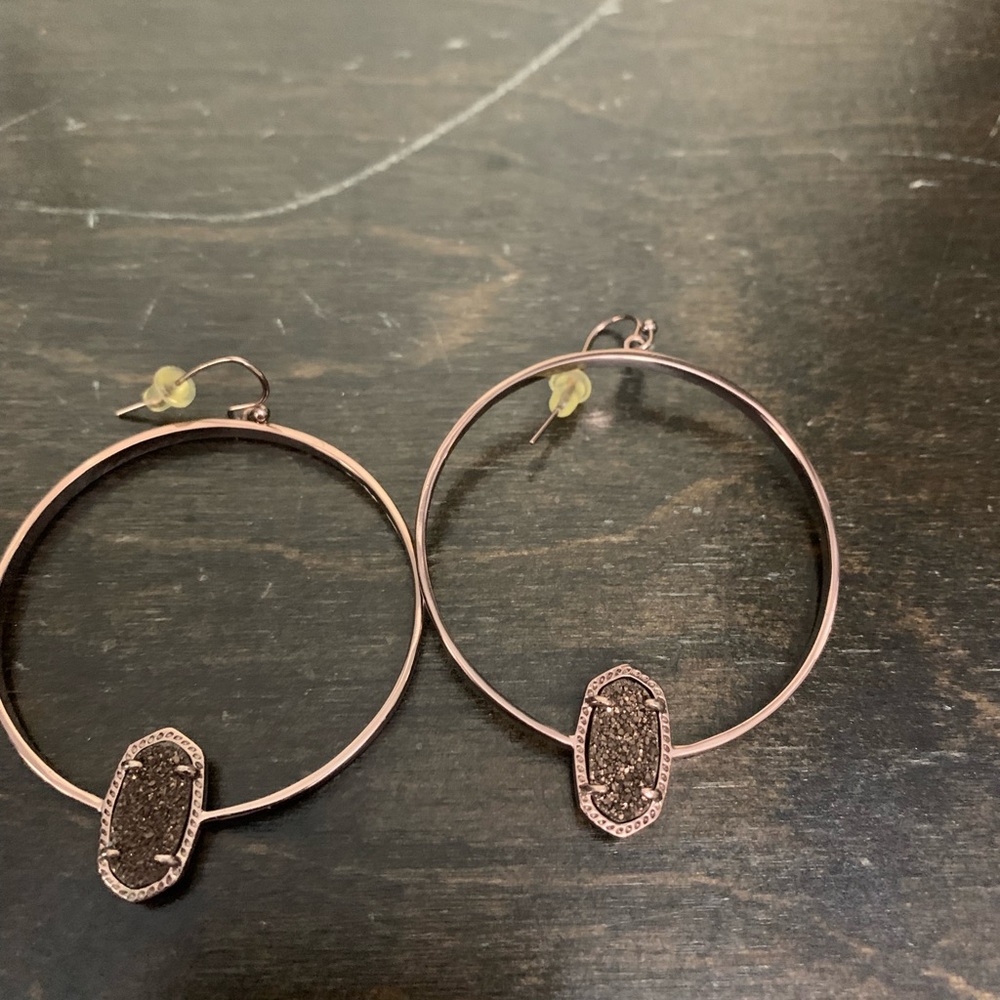 Kendra Scott - NWOT Never worn Rose Gold w bronze stone